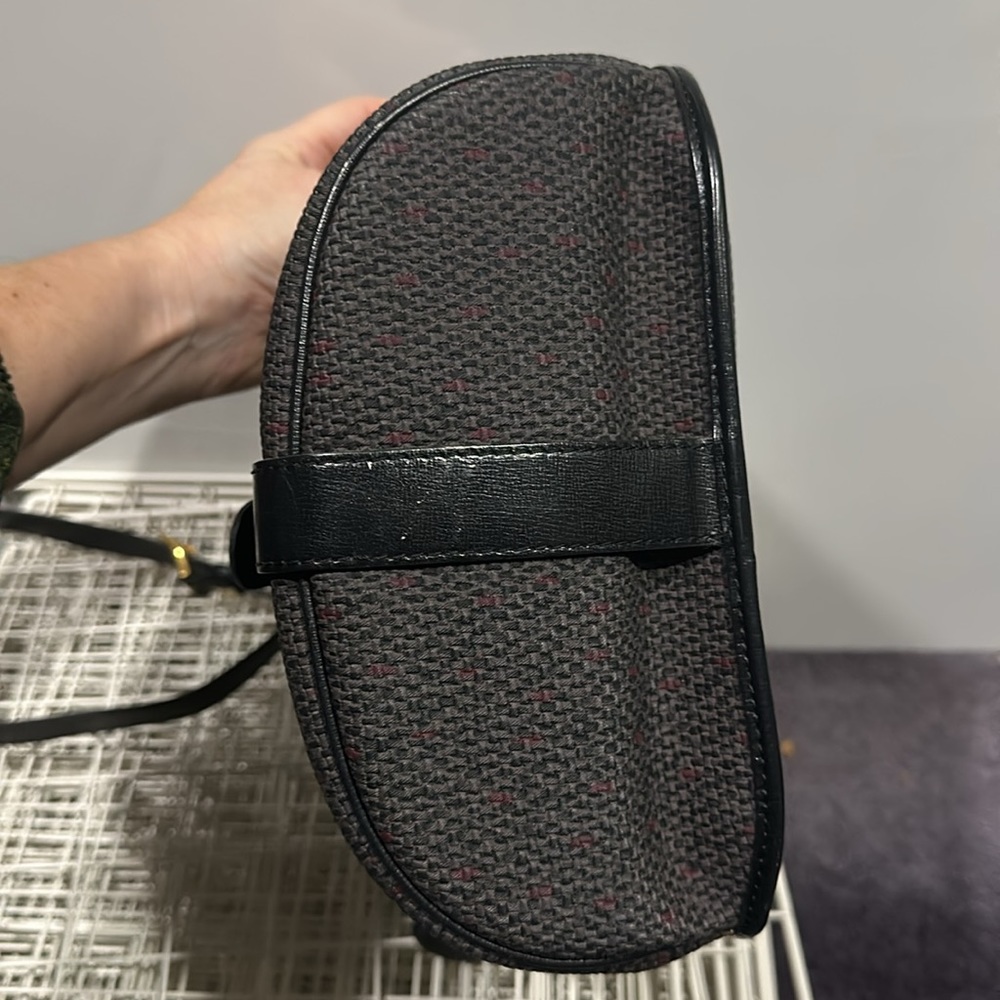 YSL crossbody.  Excellent used condition! - Picture 9 of 17